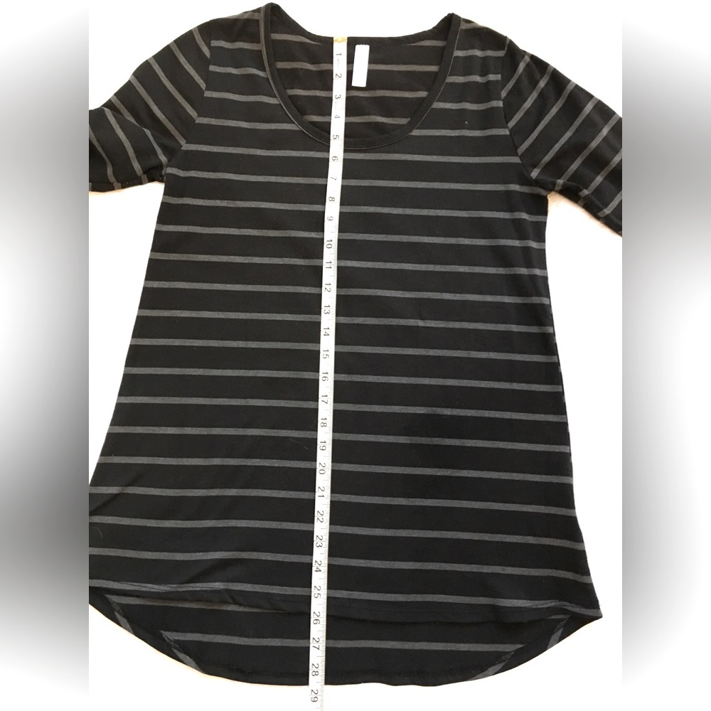 Lularoe Long sleeve Lynnae size small
